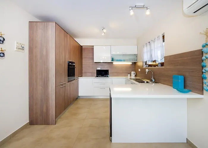 Aquamarine Deluxe Penthouse *