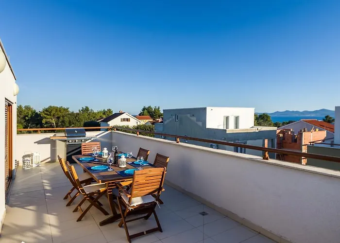 아파트 Aquamarine Deluxe Penthouse 돈제페트레케인