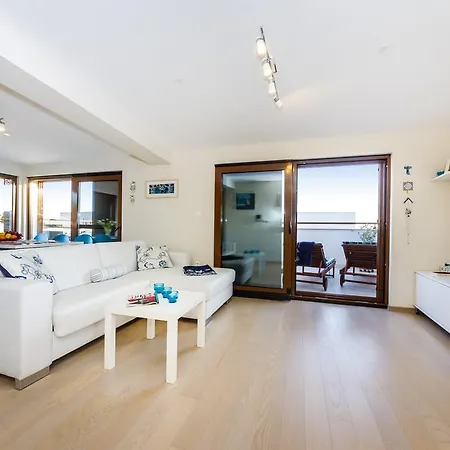 Aquamarine Deluxe Penthouse Apartment